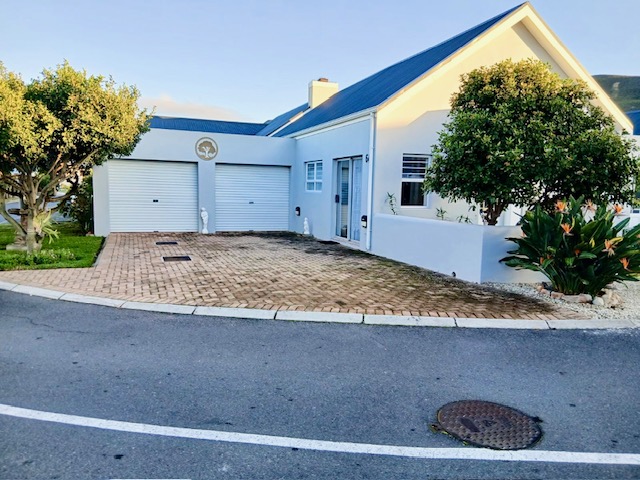 2 Bedroom Property for Sale in Sandbaai Western Cape